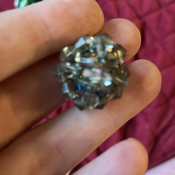 9 diff sets of clip on earrings as one bundle vintage in Great condition!! - Picture 3 of 10